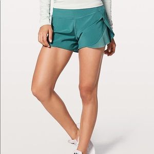 NWT. Play Off The Pleats Short. Size 2